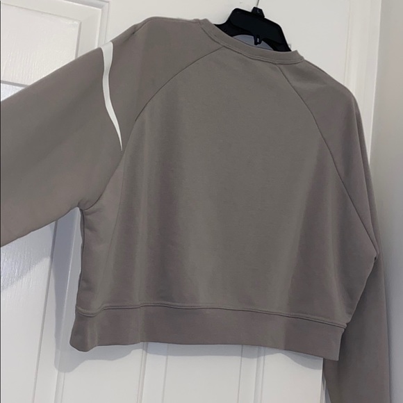 Nike cropped sweatshirt - Picture 2 of 2